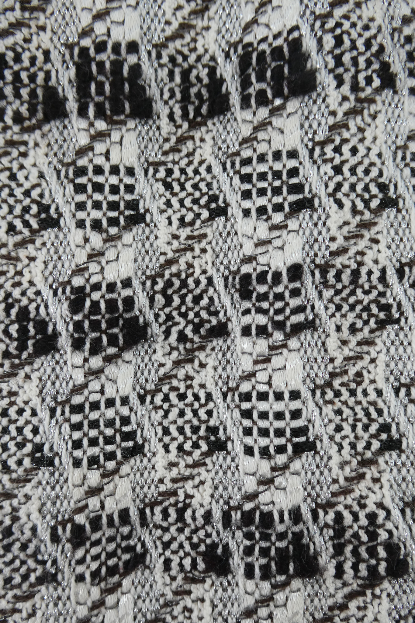 2005 Spring Chanel Tweed Blazer (FR 34)