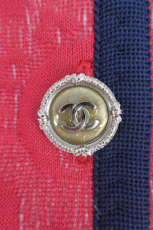 2013 Spring/Summer Chanel Fuchsia Floral Brocade Jacket with Navy Trim (FR 40)