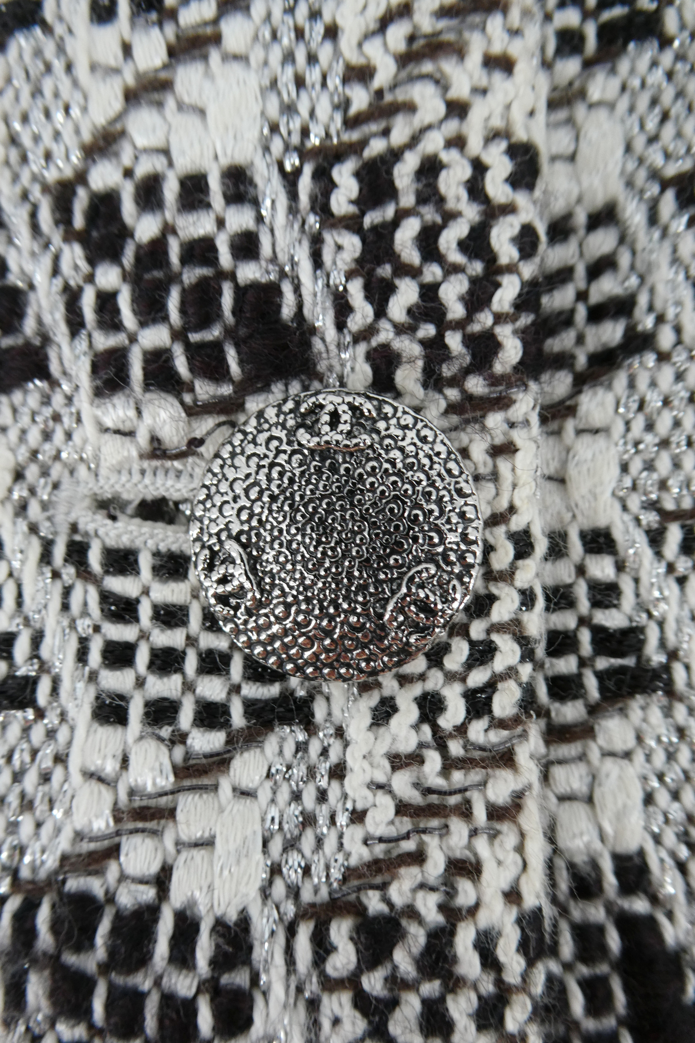 2005 Spring Chanel Tweed Blazer (FR 34)
