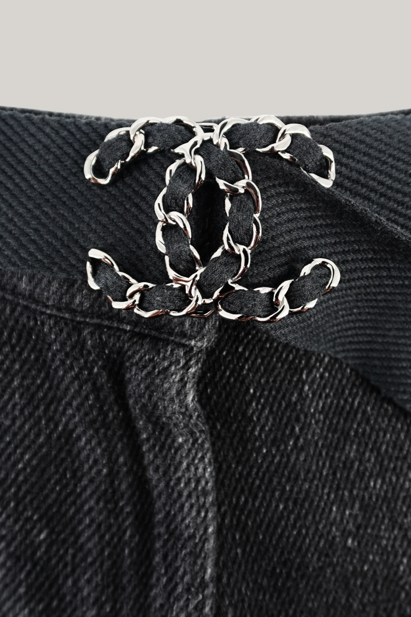 Chanel Black Denim Shorts With CC Chain Belt (FR 36)