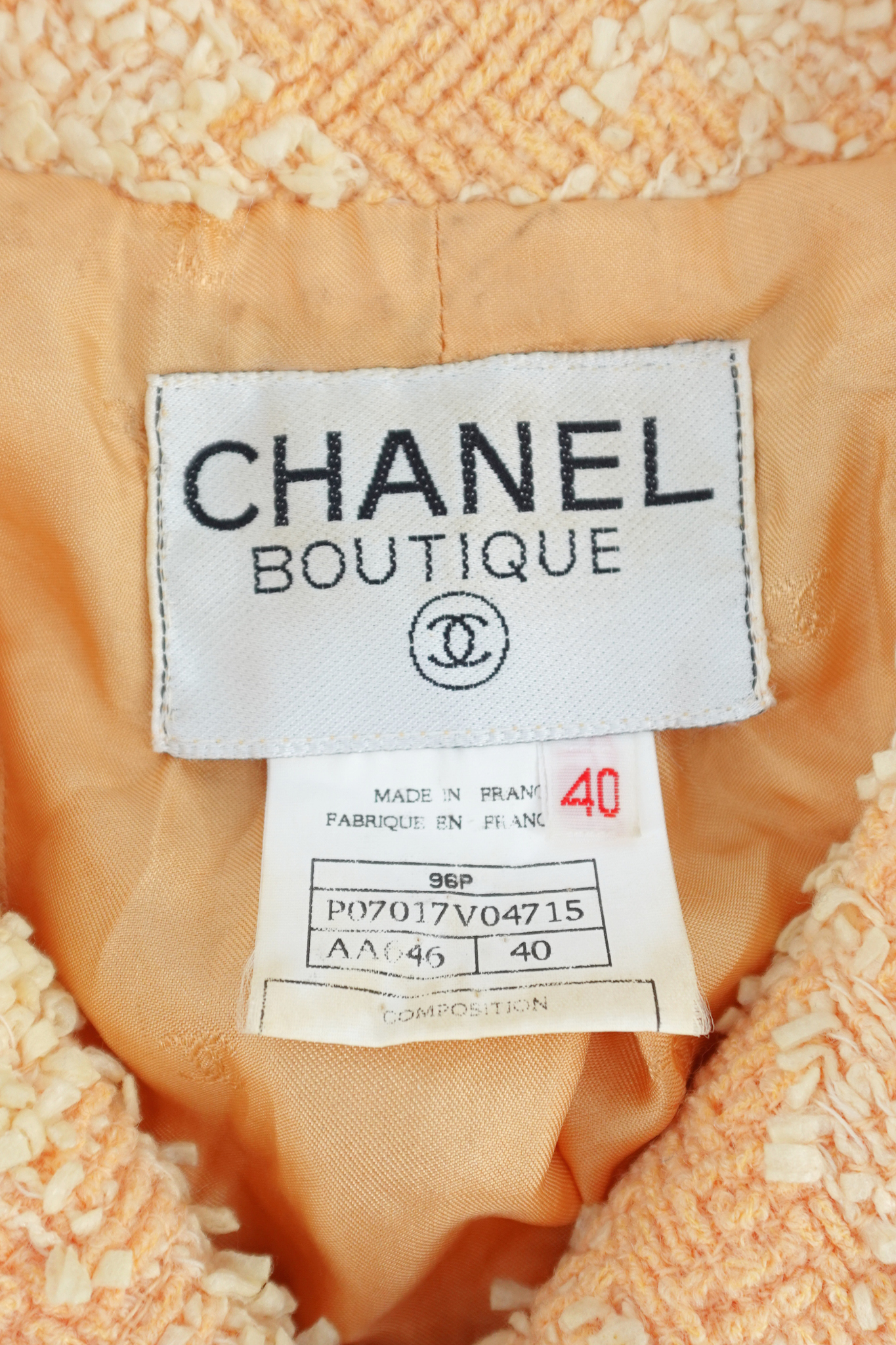 1996 Chanel Houndstooth Orange Tweed Jacket  (FR 40)