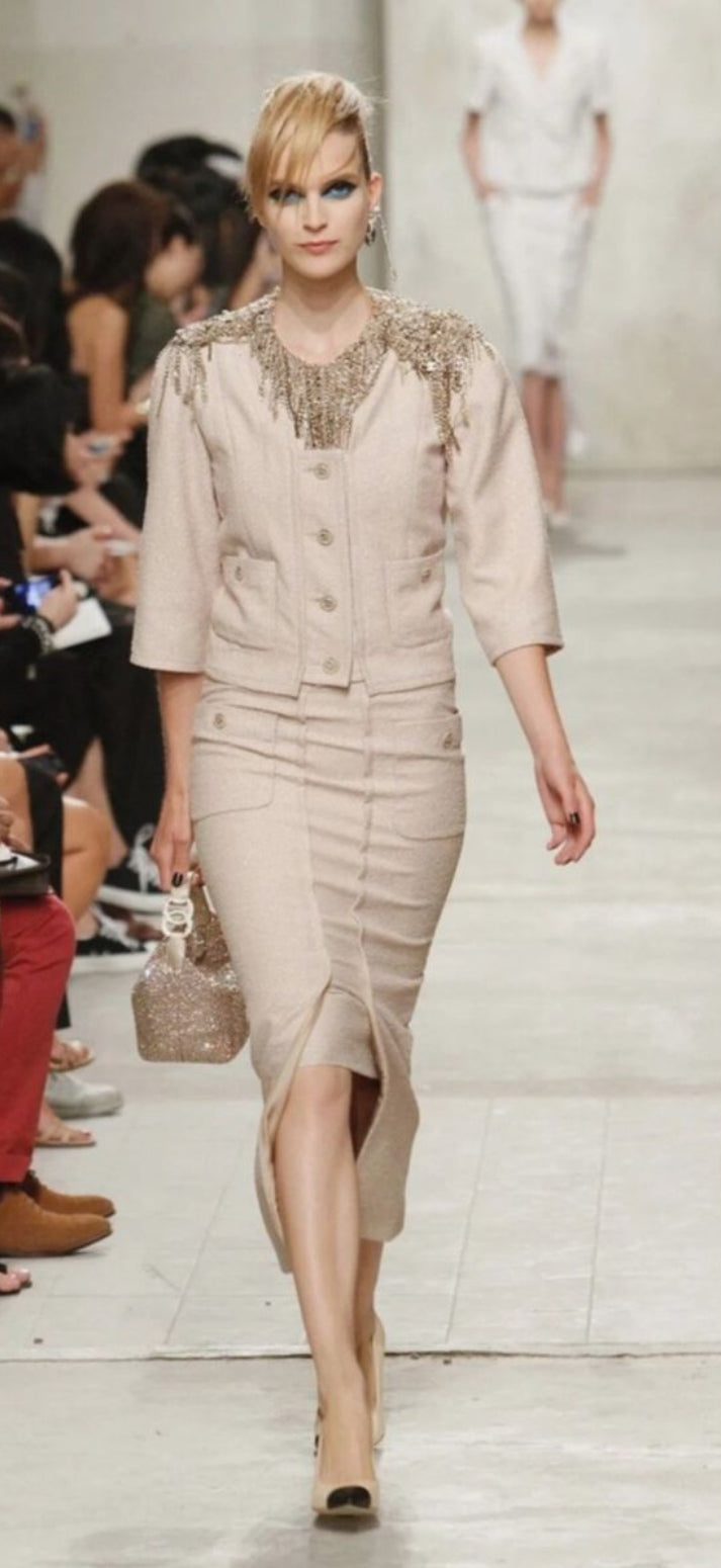 2014 Cruise Chanel Black & White Cropped Tweed Top (FR 34)