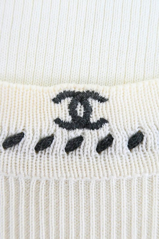 Chanel White Knit Top CC Logo (FR 46)
