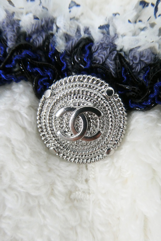 2012 Cruise Chanel White & Navy Trim Classic Jacket (FR 34)