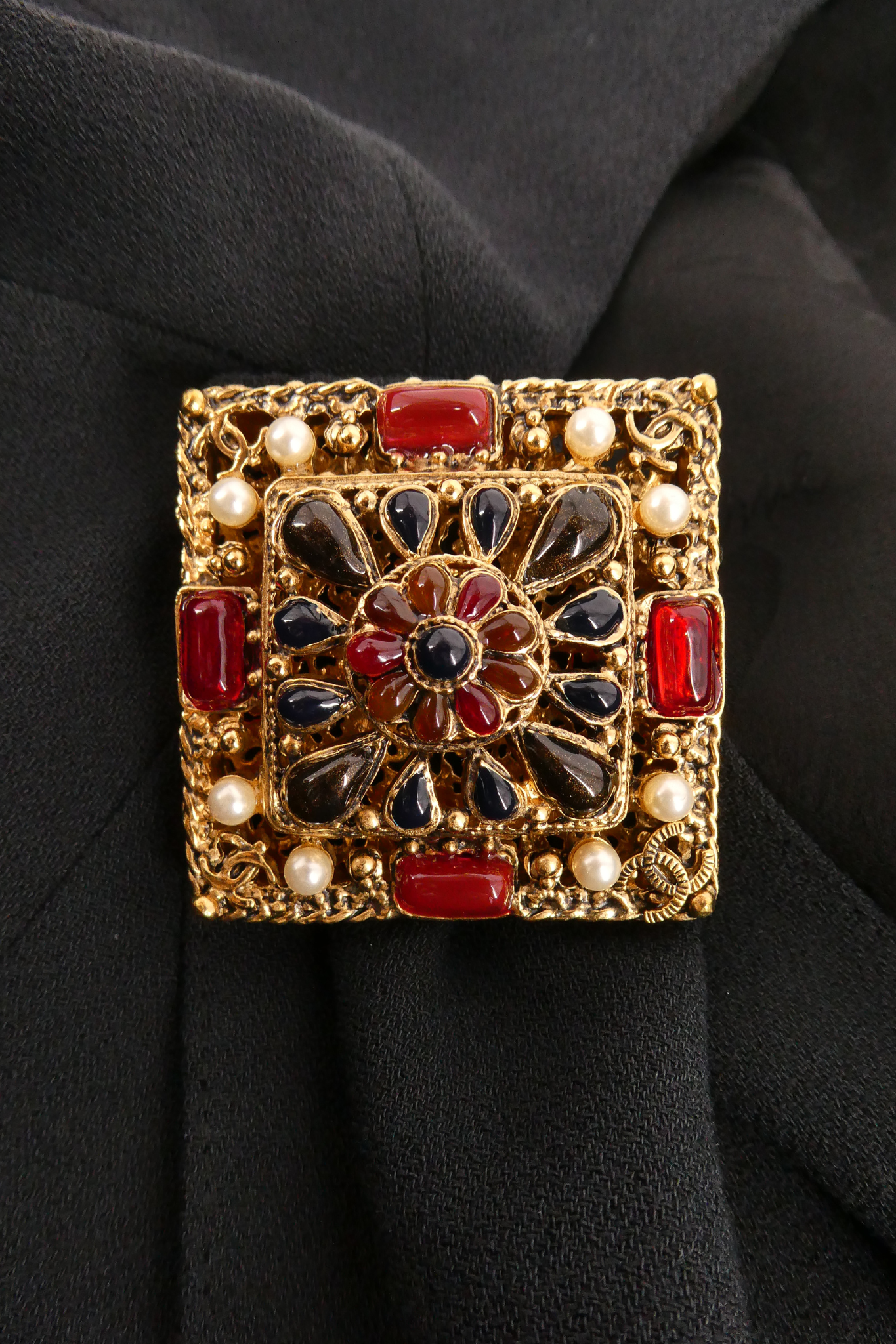 2011 Chanel Brooch Top