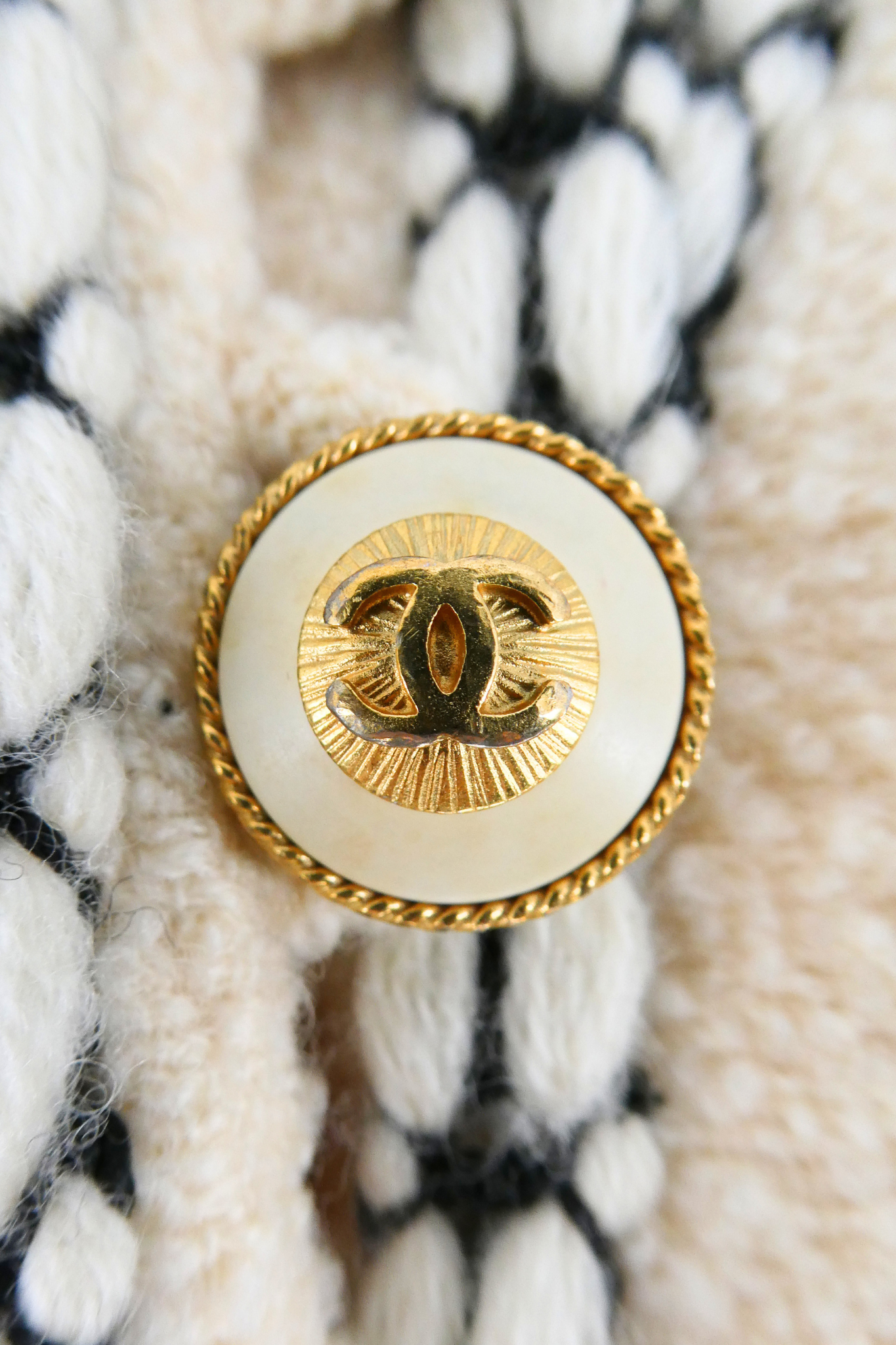 1993 Fall/Winter Chanel Vintage Cream Boucle Jacket