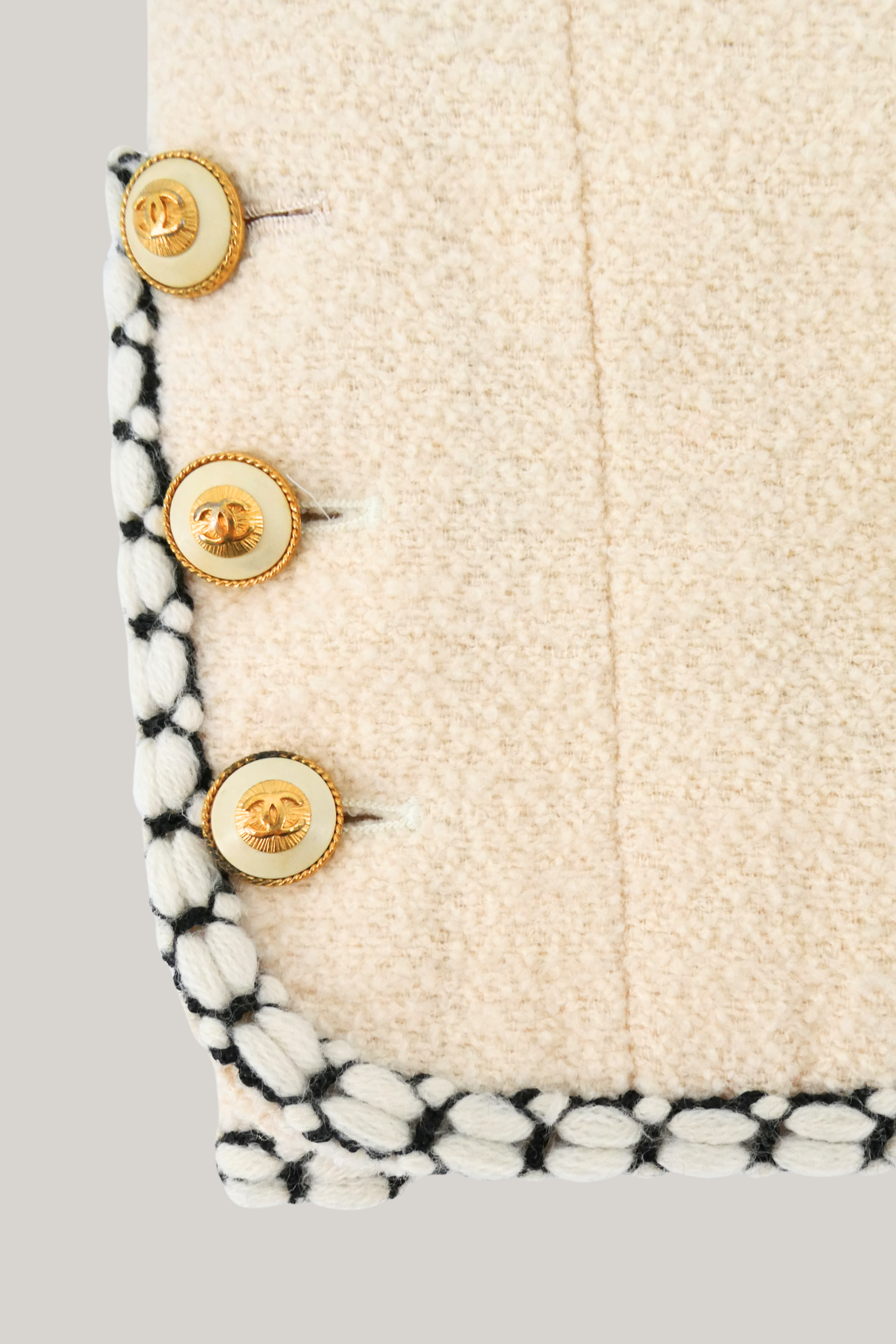 1993 Fall/Winter Chanel Vintage Cream Boucle Jacket
