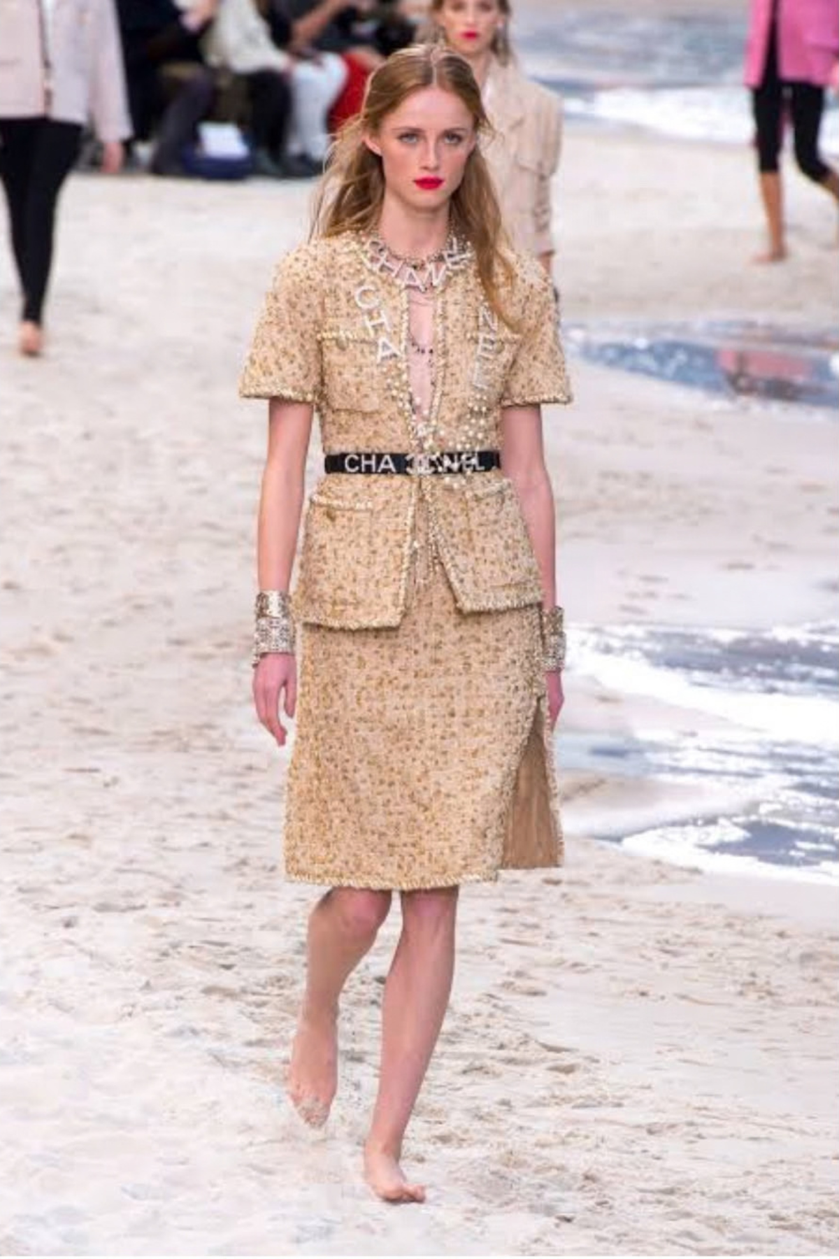 2019 Chanel Gold Short Sleeve Tweed Jacket (FR 34)